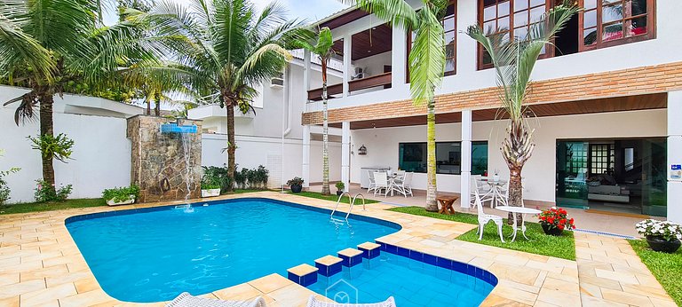 House with pool and barbecue in Guarujá