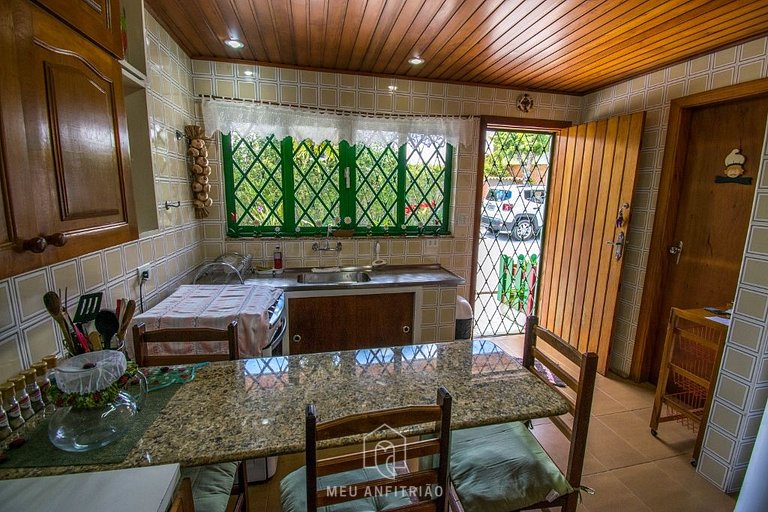 400m² | Gourmet area | 3 bedrooms | Near Capivari