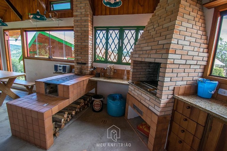 400m² | Área gourmet | 3 quartos | Perto Capivari