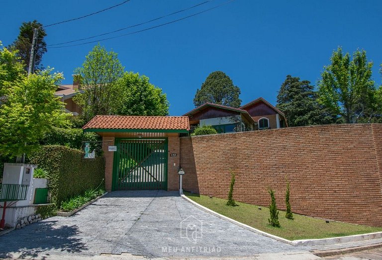 400m² | Área gourmet | 3 quartos | Perto Capivari