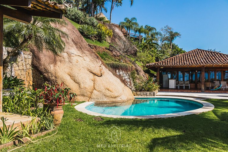 Mansion in Ilhabela