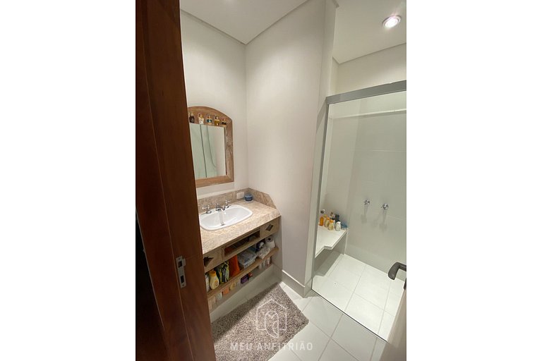 Casa de luxo em frente à praia em Angra dos Reis