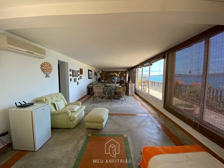 Luxury house on the beachfront in Angra dos Reis