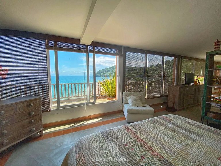 Casa de luxo em frente à praia em Angra dos Reis