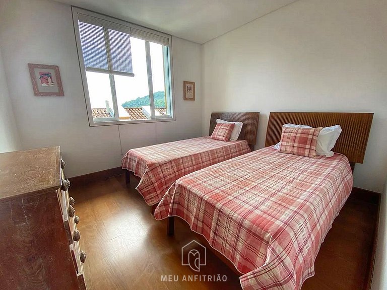 Luxury house on the beachfront in Angra dos Reis