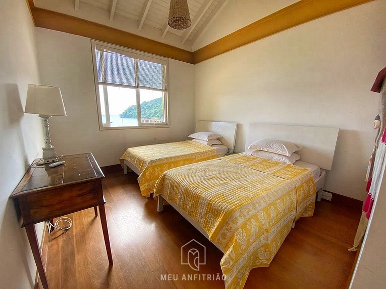 Casa de luxo em frente à praia em Angra dos Reis