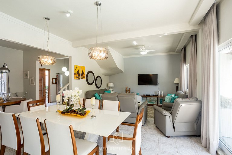 Casa na Praia Indaiá com Piscina e Forno de Pizza