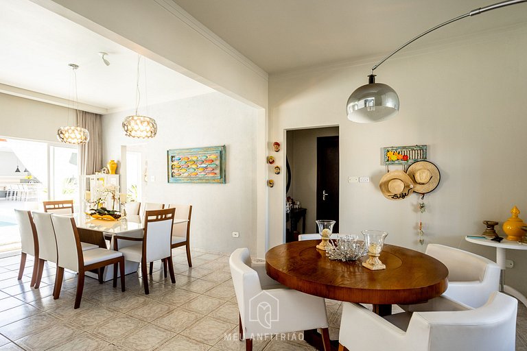 Casa na Praia Indaiá com Piscina e Forno de Pizza