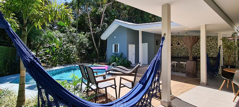 Casa na Riviera de São Lourenço com Piscina e Ofurô