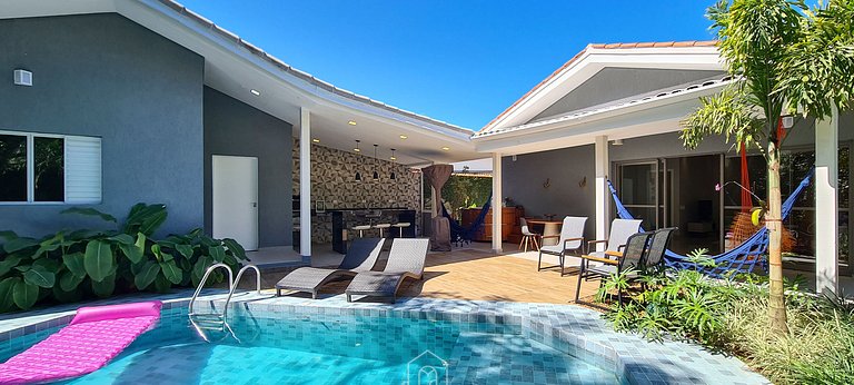 Casa na Riviera de São Lourenço com Piscina e Ofurô