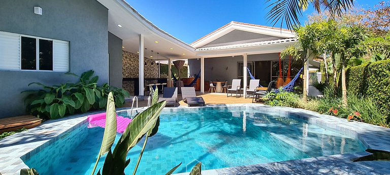 Casa na Riviera de São Lourenço com Piscina e Ofurô