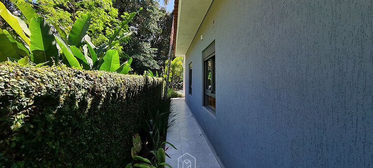 Casa na Riviera de São Lourenço com Piscina e Ofurô