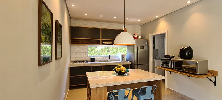 Casa na Riviera de São Lourenço com Piscina e Ofurô