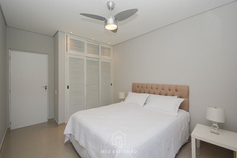 Casa na Riviera de São Lourenço com Piscina e Ofurô