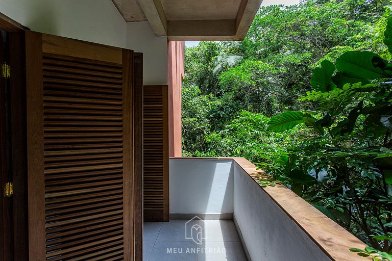 House at Iporanga Beach Guarujá with Private Access