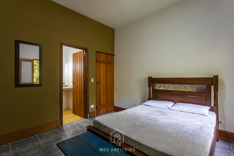 Casa na Praia de Iporanga Guarujá com Acesso Privativo