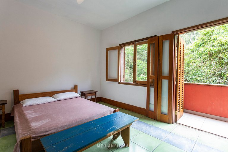 Casa na Praia de Iporanga Guarujá com Acesso Privativo