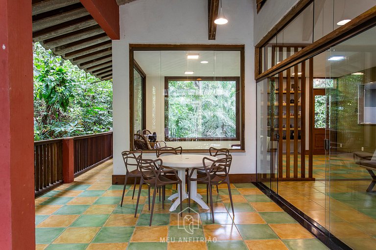 House at Iporanga Beach Guarujá with Private Access
