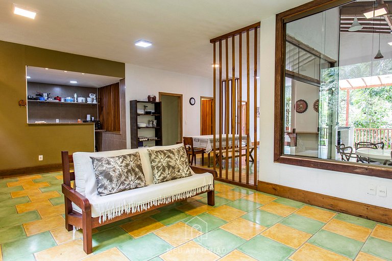 House at Iporanga Beach Guarujá with Private Access