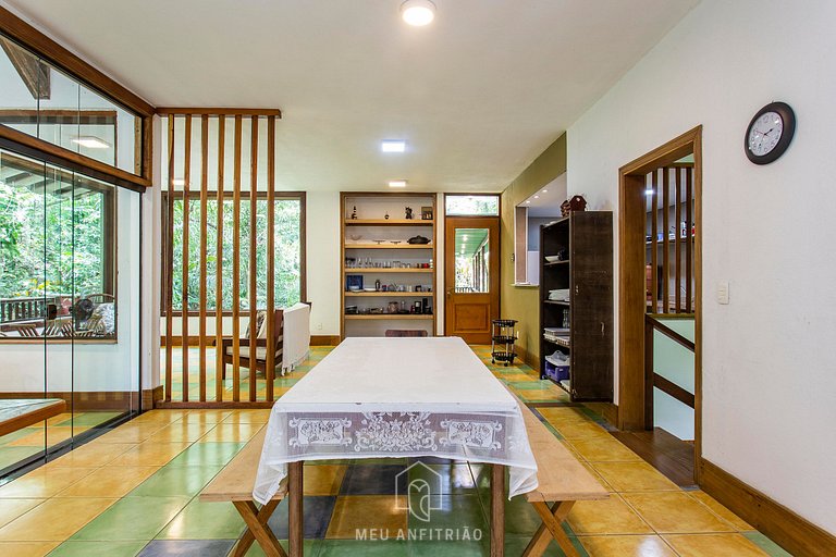 House at Iporanga Beach Guarujá with Private Access