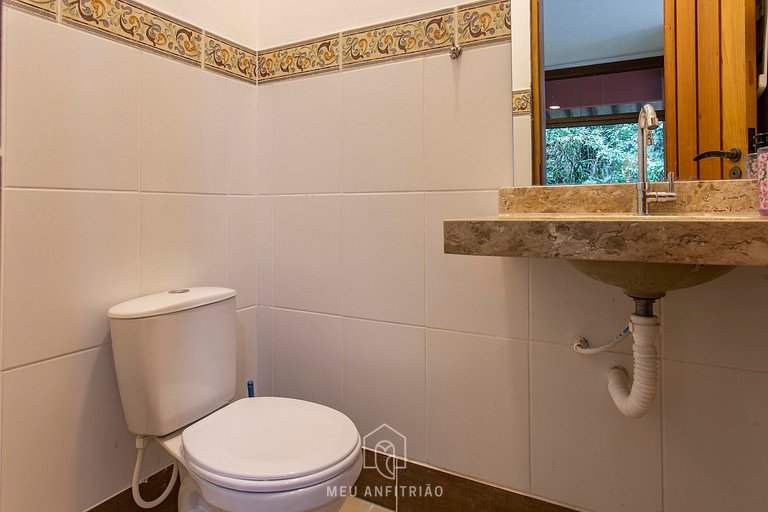 Casa na Praia de Iporanga Guarujá com Acesso Privativo