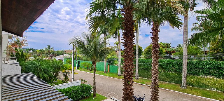 House at Jardim Acapulco Guarujá with 5 Suites and Pool