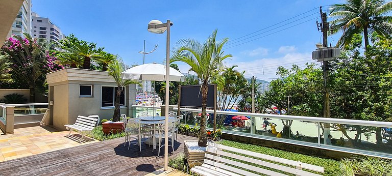 4-Suite Apartment with Astúrias Beach View in Guarujá