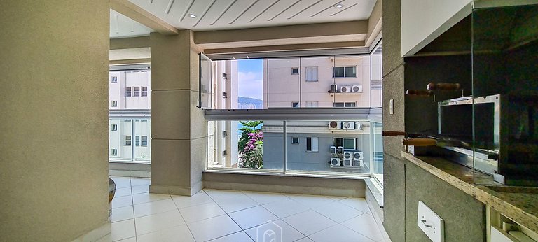4-Suite Apartment with Astúrias Beach View in Guarujá