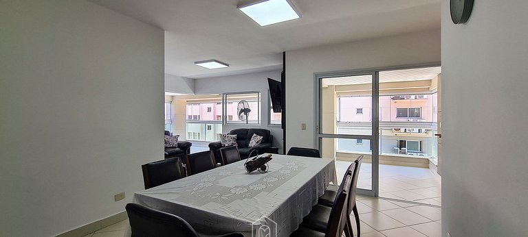 4-Suite Apartment with Astúrias Beach View in Guarujá