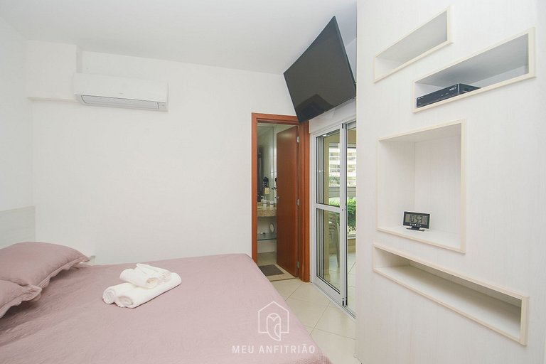 4-Suite Apartment with Astúrias Beach View in Guarujá