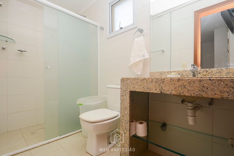 4-Suite Apartment with Astúrias Beach View in Guarujá