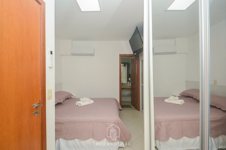 4-Suite Apartment with Astúrias Beach View in Guarujá