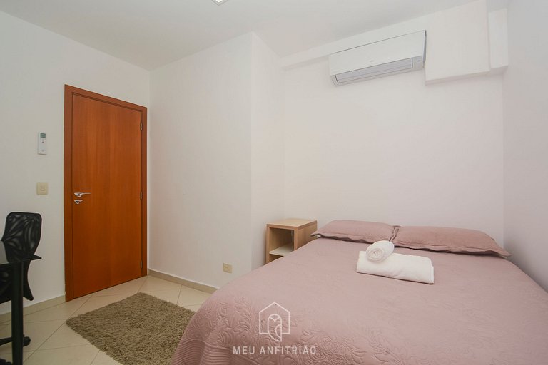 4-Suite Apartment with Astúrias Beach View in Guarujá
