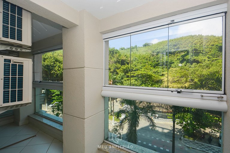 4-Suite Apartment with Astúrias Beach View in Guarujá