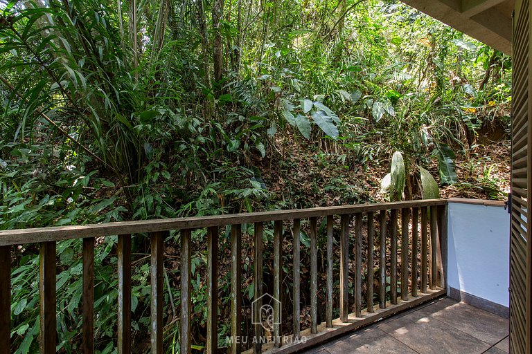 House at Iporanga Beach Guarujá with Private Access