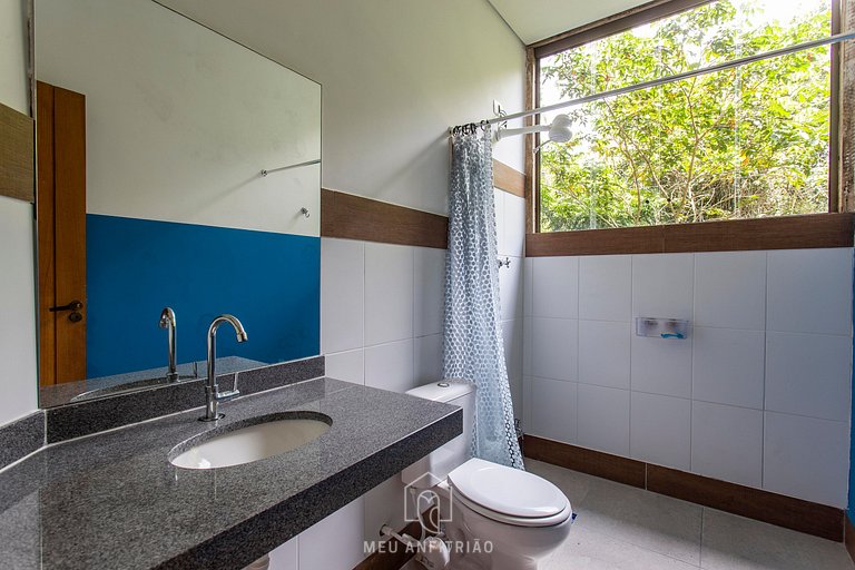 Casa na Praia de Iporanga Guarujá com Acesso Privativo