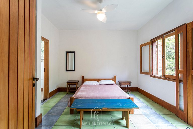 Casa na Praia de Iporanga Guarujá com Acesso Privativo