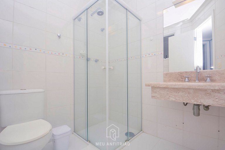 Apt with gourmet balcony near Riviera beach