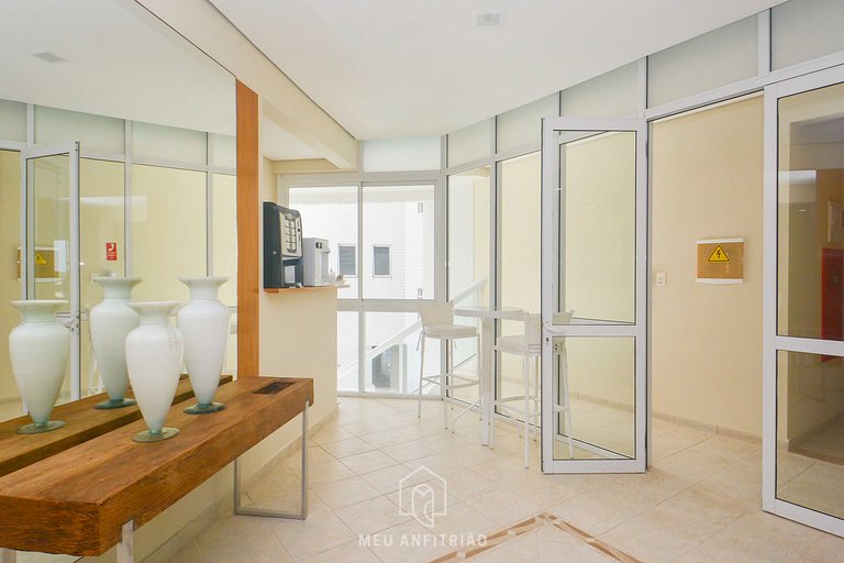 Apt with gourmet balcony near Riviera beach