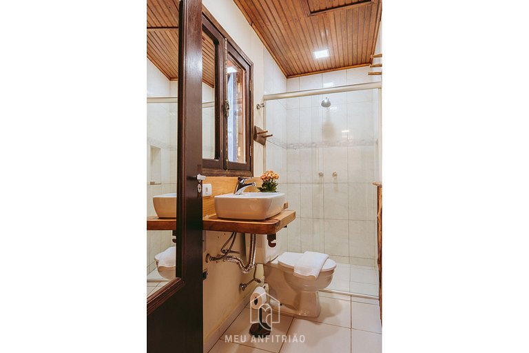 Cozy Suite with Fireplace Close to Monte Verde Downtown