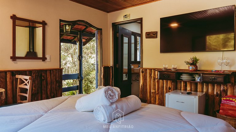 Cozy Suite with Fireplace Close to Monte Verde Downtown