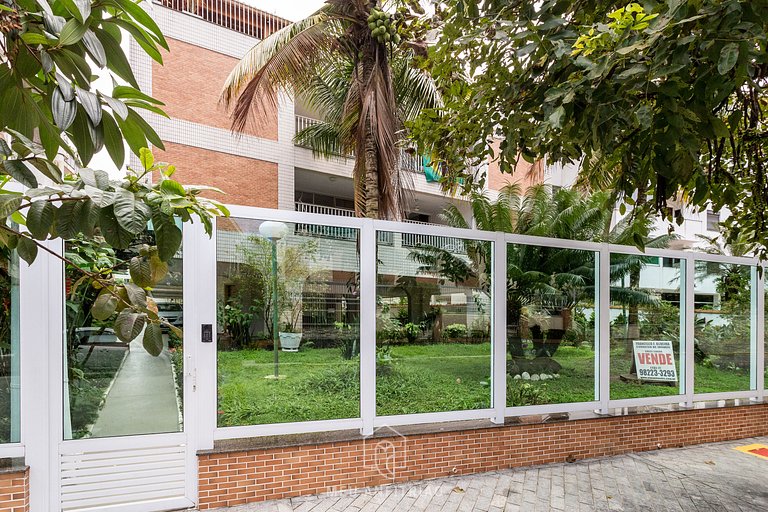 150m² Apartment with 3 Bedrooms at Enseada Beach