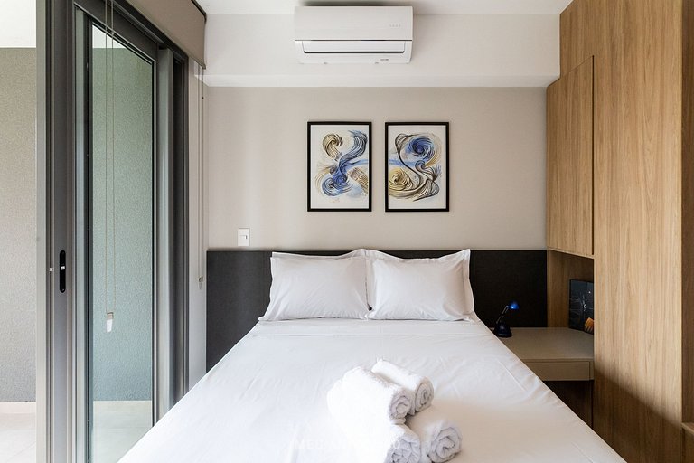 Cozy Studio with Oil Heater in Front of Metro