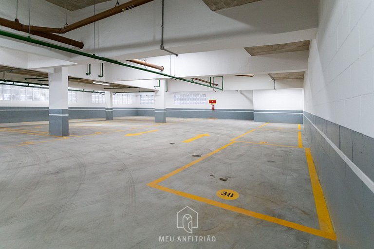 Functional studio near the subway with garage