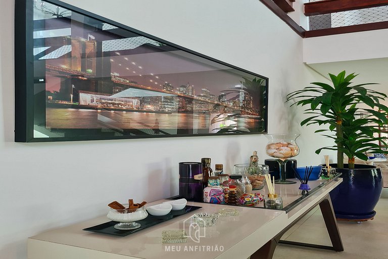 Casa no Jardim Acapulco Guarujá com 5 Suítes e Piscina