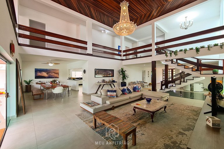 House at Jardim Acapulco Guarujá with 5 Suites and Pool