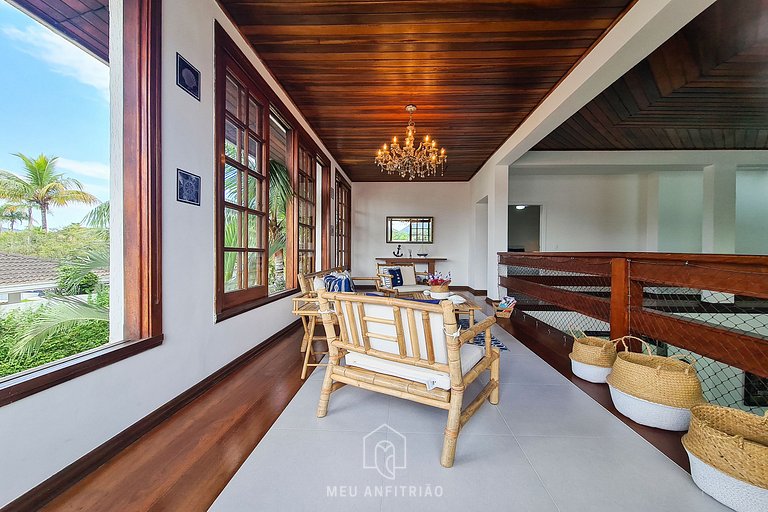 House at Jardim Acapulco Guarujá with 5 Suites and Pool