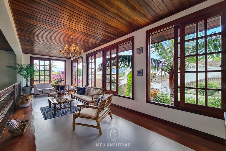Casa no Jardim Acapulco Guarujá com 5 Suítes e Piscina