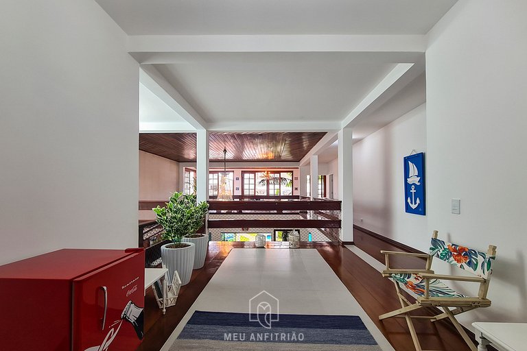 Casa no Jardim Acapulco Guarujá com 5 Suítes e Piscina