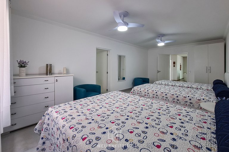 Casa no Jardim Acapulco Guarujá com 5 Suítes e Piscina